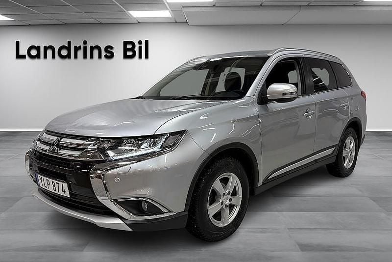 Silver Begagnad 2017 Mitsubishi Outlander SUV | 209 300 kr (Marknadspris) - Bild 1/4
