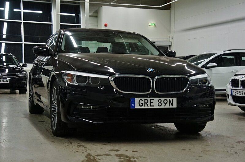 Svart Begagnad 2019 BMW 530e iPerformance Sedan | 358 900 kr (Lite dyr) - Bild 1/4