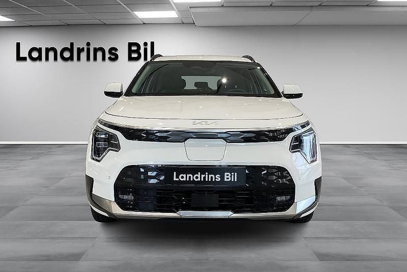 Begagnad Kia e-Niro 150 kW (204 HK) 2022 Vit (clear white) SUV