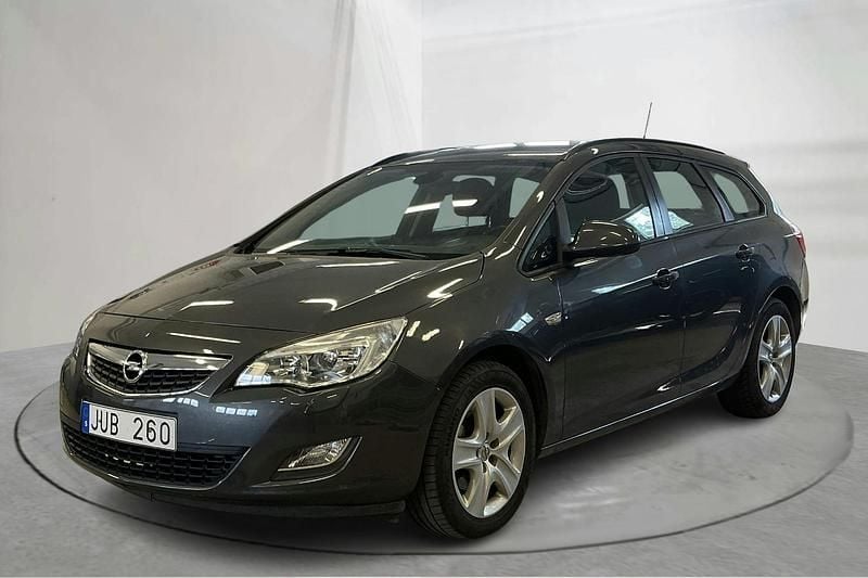 Grå Begagnad 2011 Opel Astra Enjoy | 63 000 kr - Bild 1/4