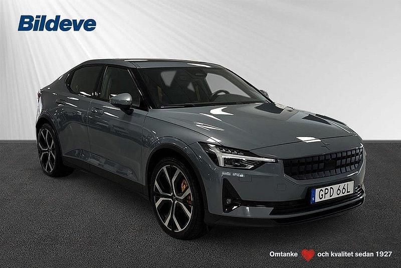 Grå Begagnad 2020 Polestar 2 Pilot Sedan | 329 900 kr (Marknadspris) - Bild 1/4