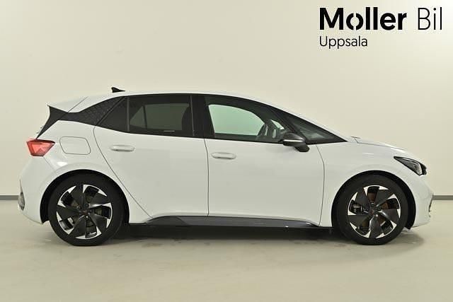 Begagnad Cupra Born e-Boost 169 kW (231 HK) 2025 Glacial white metallic Halvkombi