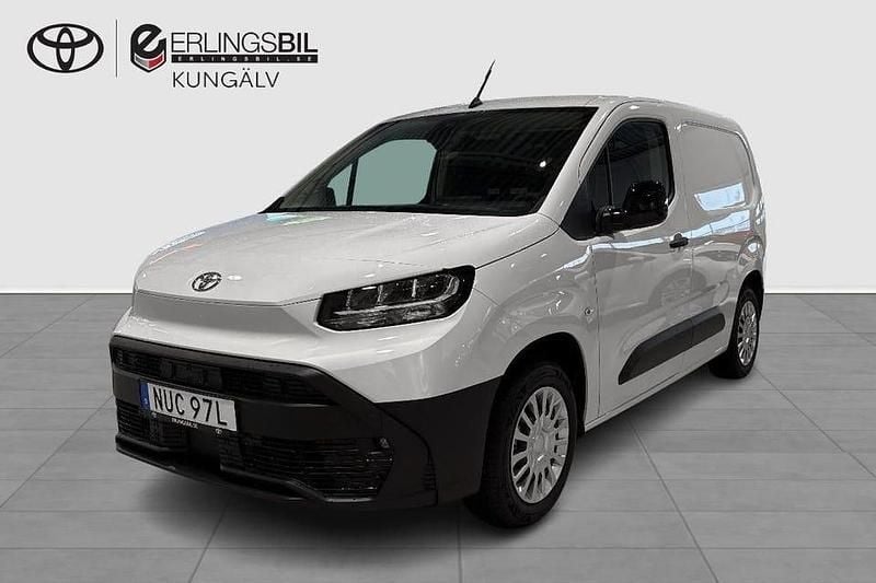 Vit Begagnad 2024 Toyota Proace City City Van | 274 875 kr (Marknadspris) - Bild 1/4