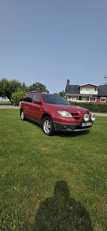 Röd Begagnad 2004 Mitsubishi Outlander SUV | 48 000 kr - Bild 1/4