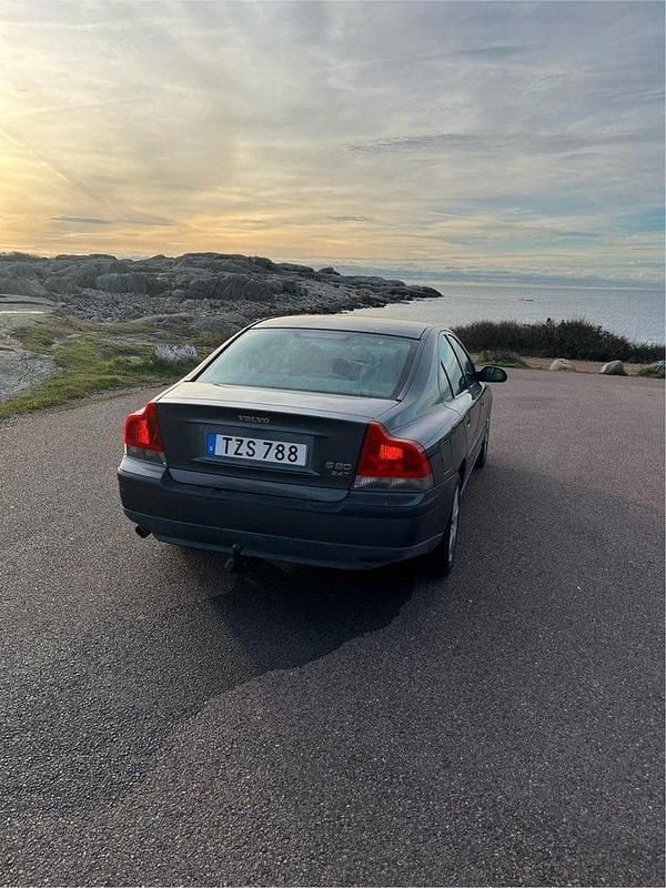 Begagnad 2003 Volvo S60 Sedan | 30 000 kr (Bra pris) - Bild 1/4