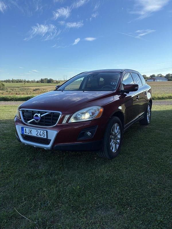 Röd Begagnad 2009 Volvo XC60 Summum SUV | 88 000 kr (Bra pris) - Bild 1/4