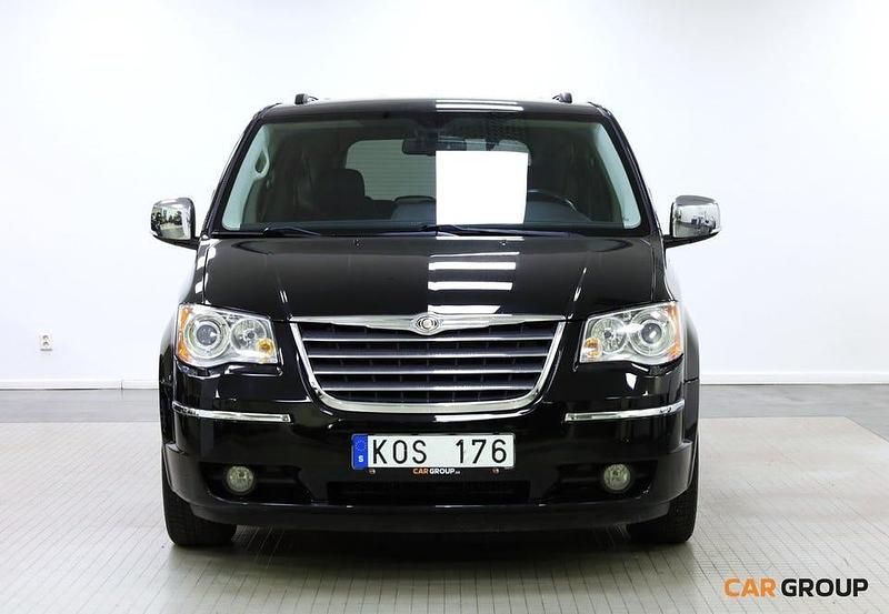 Svart Begagnad 2010 Chrysler Grand Voyager Minibuss | 94 900 kr (Marknadspris) - Bild 1/4