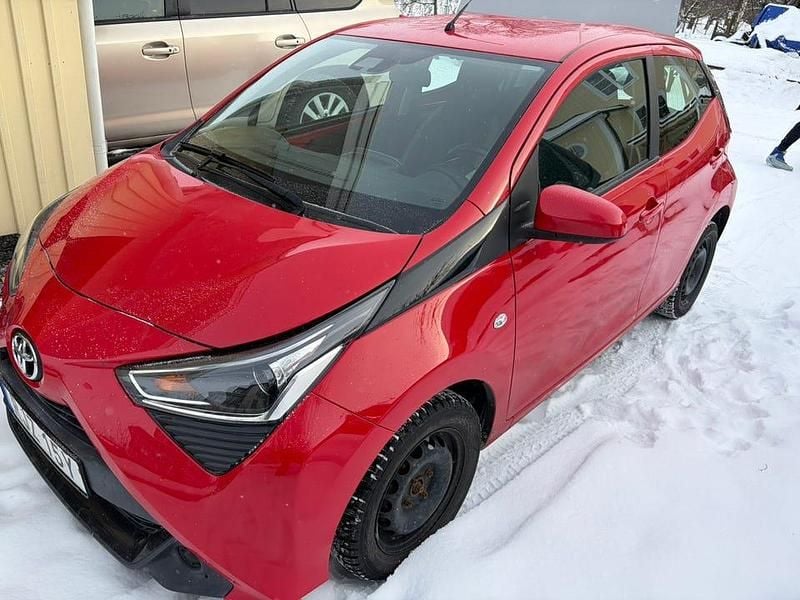 Begagnad Toyota Aygo 72 HK (52 kW) 2021 Halvkombi