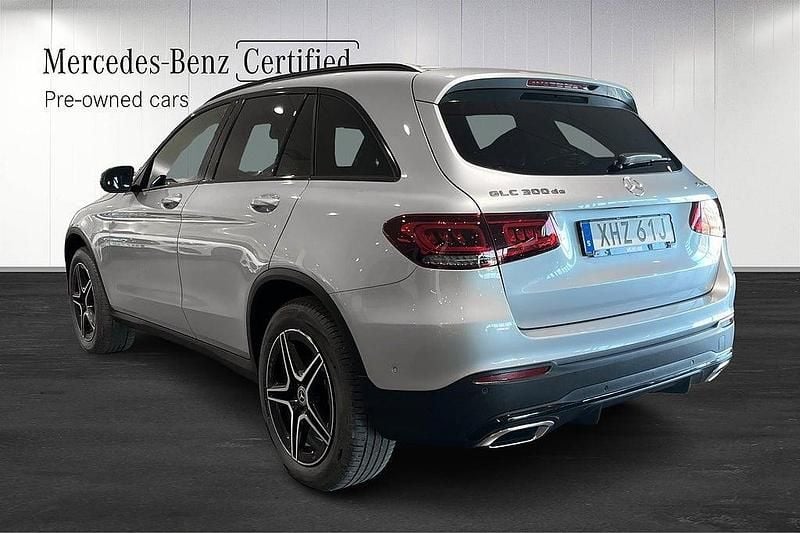 Begagnad Mercedes GLC300e AMG line 194 HK (142 kW) 2022 Silver SUV