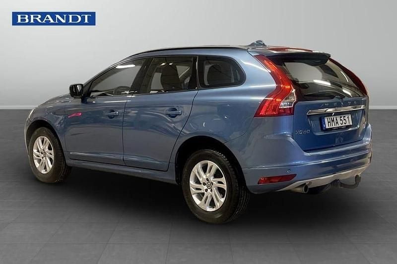 Begagnad Volvo XC60 Kinetic 151 HK (111 kW) 2017 Blå SUV