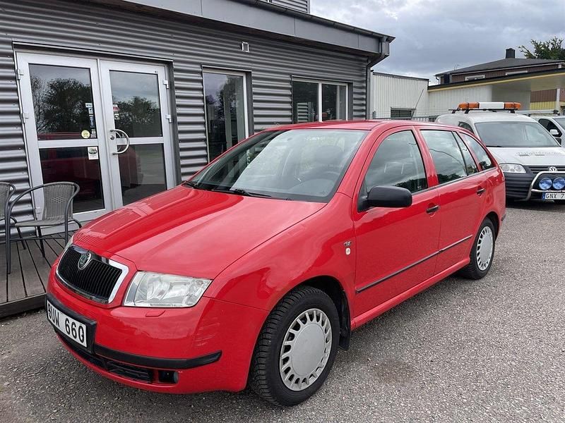 Röd Begagnad 2001 Skoda Fabia Kombi | 18 500 kr (Lite dyr) - Bild 1/4