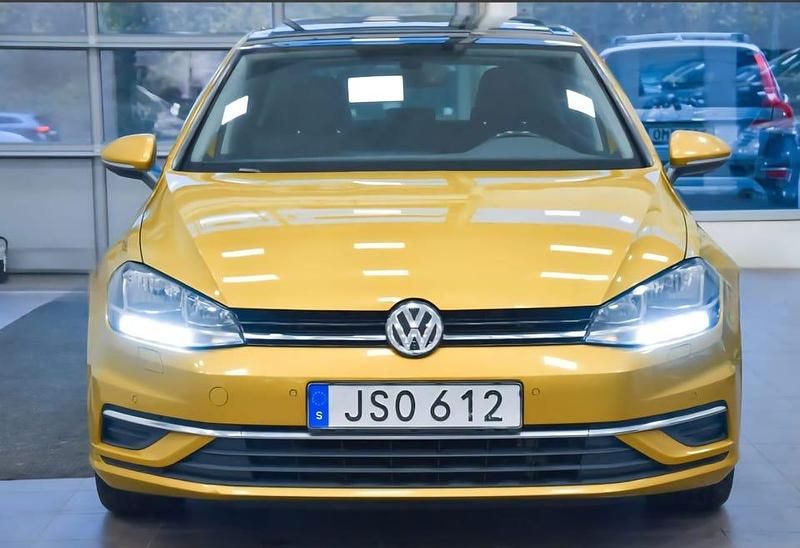 Begagnad 2018 VW Golf VII Halvkombi | 135 000 kr (Bra pris) - Bild 1/4