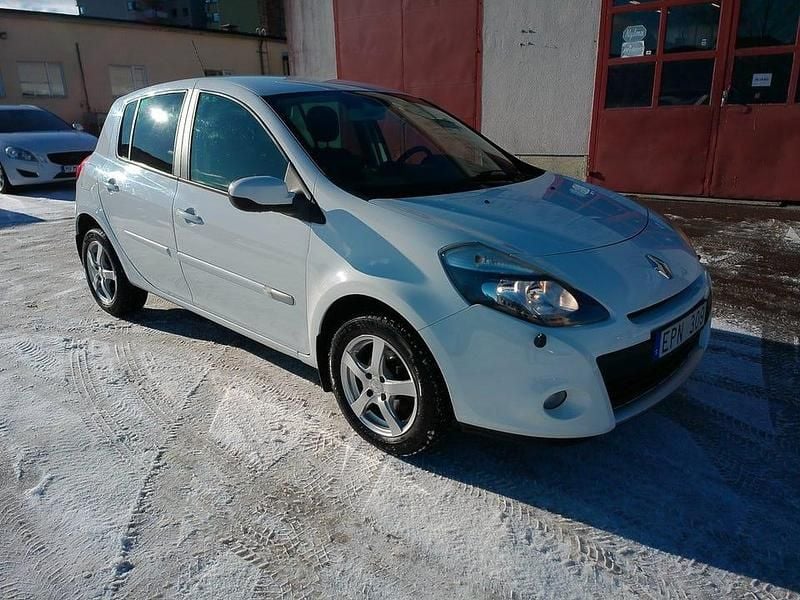Begagnad Renault Clio R.S. 75 HK (55 kW) 2012 Vit Halvkombi