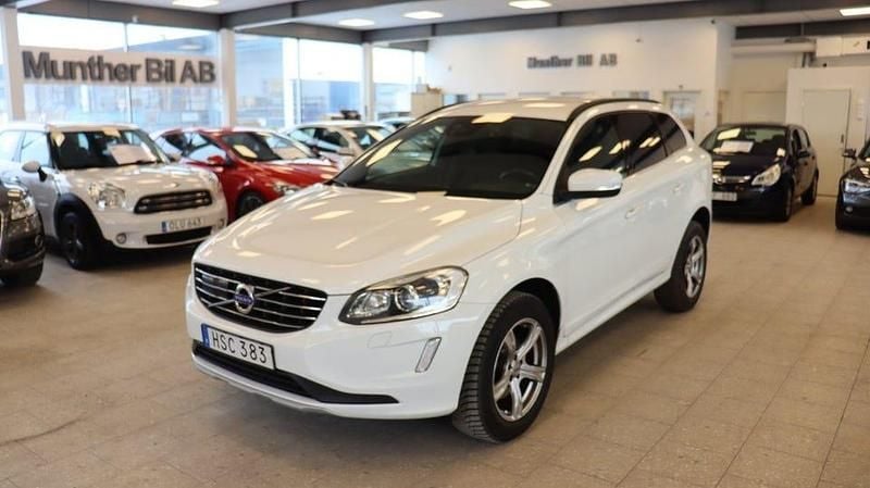 Begagnad Volvo XC60 Momentum 190 HK (139 kW) 2015 Vit SUV