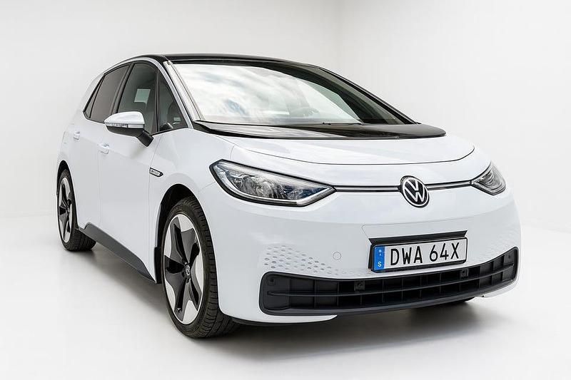 Svart tak Begagnad 2021 VW ID.3 Pro Performance Halvkombi | 219 900 kr (Bra pris) - Bild 1/4
