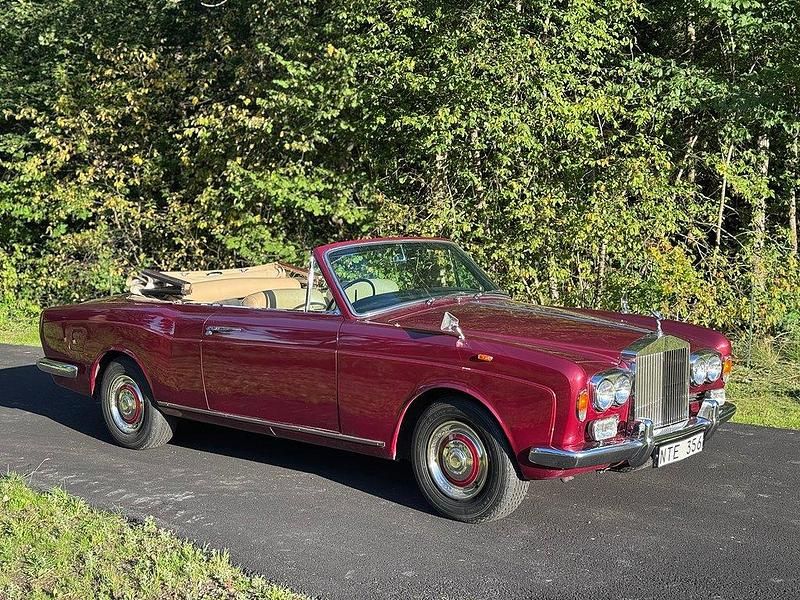 Mörkröd Begagnad 1968 Rolls Royce Corniche Cab | 299 000 kr - Bild 1/4