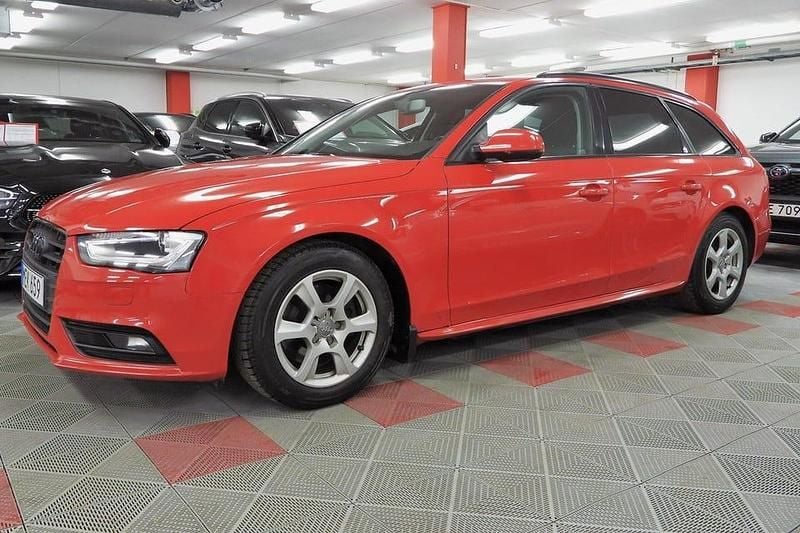 Begagnad Audi A4 136 HK (100 kW) 2012 Röd Kombi