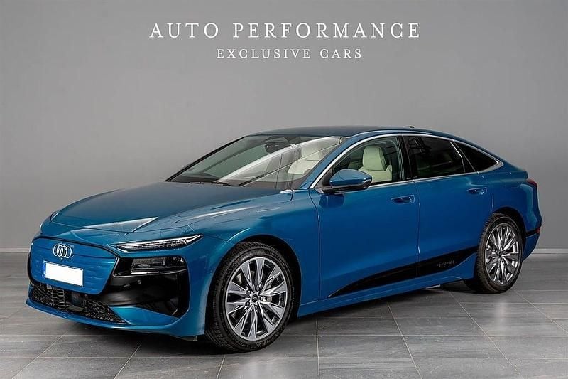 Mörkblå Begagnad 2025 Audi A6 e-tron Performance Halvkombi | 719 900 kr (Superpris) - Bild 1/4
