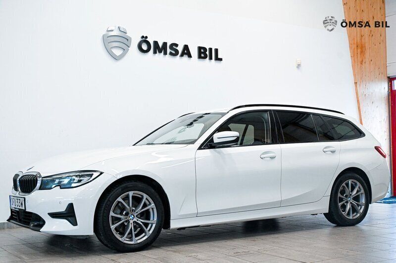 Vit Begagnad 2021 BMW 320 Sport Line Kombi | 249 800 kr (Marknadspris) - Bild 1/4