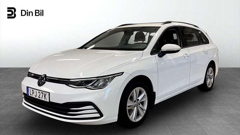 Vit Begagnad 2022 VW Golf VIII Life Kombi | 274 800 kr (Marknadspris) - Bild 1/4