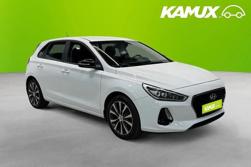 Vit Begagnad 2018 Hyundai i30 Halvkombi | 99 900 kr (Marknadspris) - Bild 1/4