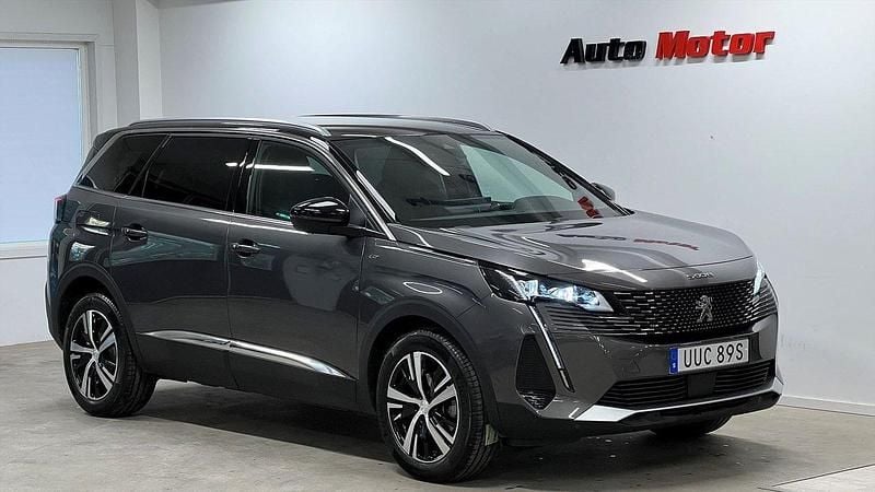 Grå Begagnad 2024 Peugeot 5008 GTi Minibuss | 329 900 kr (Marknadspris) - Bild 1/3