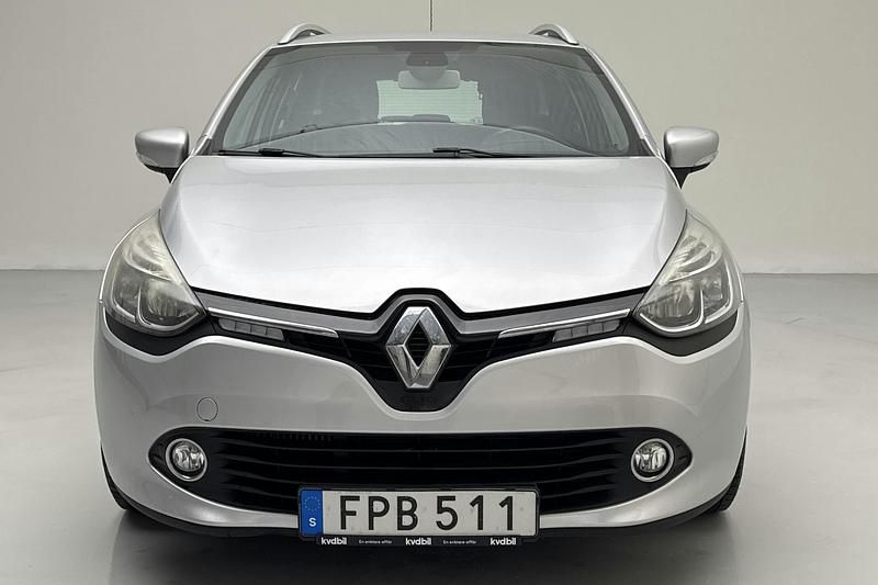 Begagnad Renault Clio IV Dynamique 90 HK (66 kW) 2015 Silver Kombi