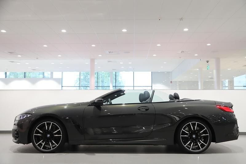 Begagnad BMW M850 M Performance 538 HK (395 kW) 2022 Grå Sportkupé