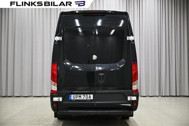 Begagnad Iveco Daily 136 HK (100 kW) 2020 Svart Van