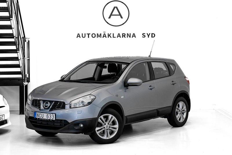 Grå Begagnad 2013 Nissan Qashqai SUV | 69 900 kr (Bra pris) - Bild 1/4