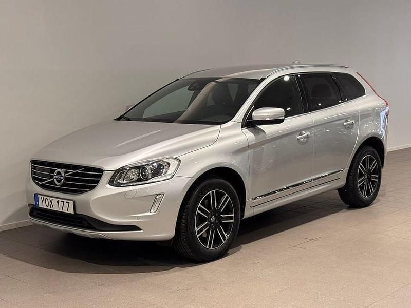 Silver Begagnad 2017 Volvo XC60 Standard SUV | 249 500 kr (Bra pris) - Bild 1/4