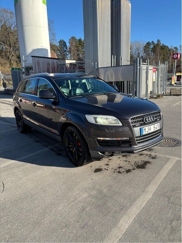Grå Begagnad 2008 Audi Q7 S-Line SUV | 64 900 kr - Bild 1/4