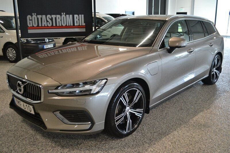 Grå (gråbrun metallic metallic) Begagnad 2021 Volvo V60 Inscription Kombi | 244 000 kr (Superpris) - Bild 1/4