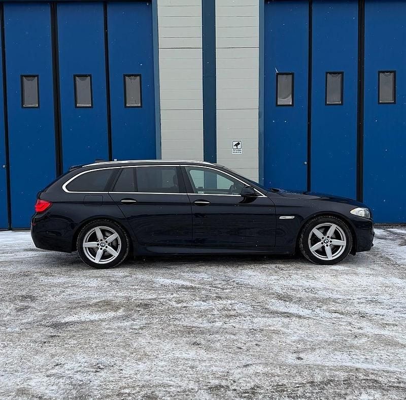 Begagnad BMW 520 M Sport 184 HK (135 kW) 2012 Svart Kombi