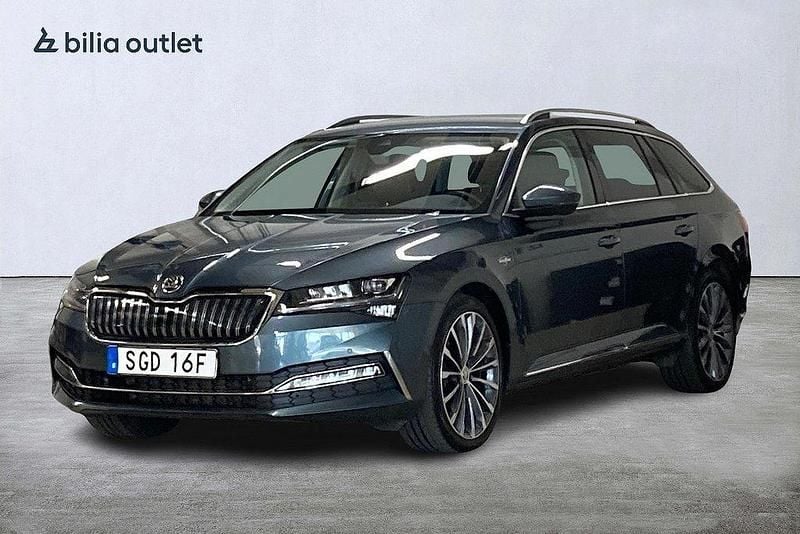 Grå Begagnad 2020 Skoda Superb LAURIN & KLEMENT Kombi | 324 900 kr (Lite dyr) - Bild 1/3