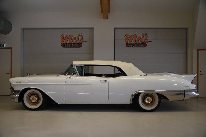 Vit Begagnad 1957 Cadillac Eldorado Sportkupé | 795 000 kr - Bild 1/4