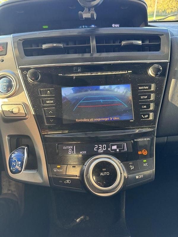 Svart Begagnad 2016 Toyota Prius+ Minibuss | 110 000 kr (Marknadspris) - Bild 1/4