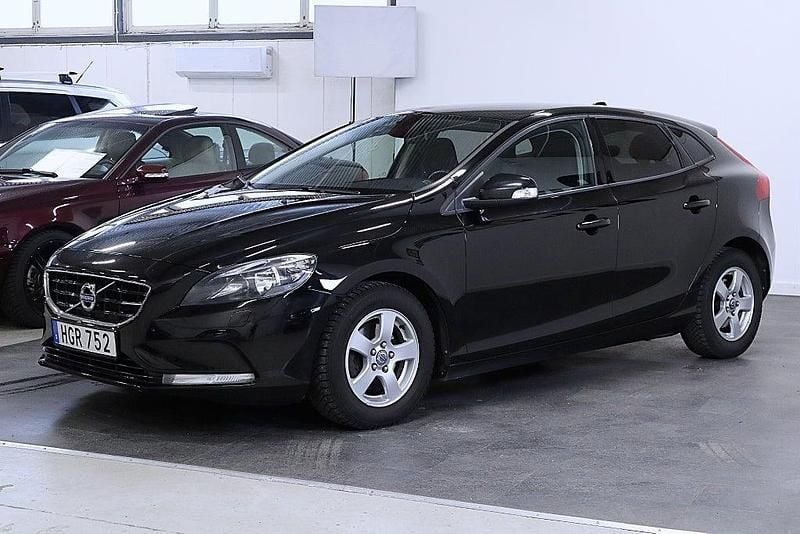 Begagnad Volvo V40 Kinetic 116 HK (85 kW) 2014 Svart Halvkombi