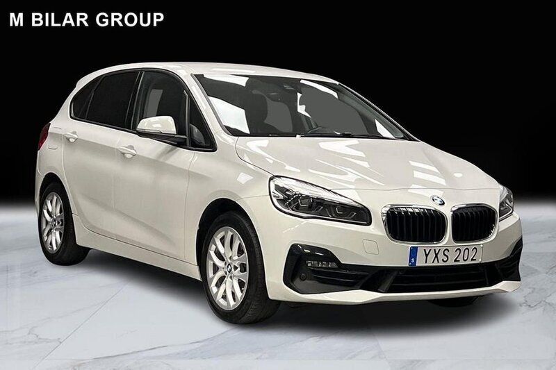 Vit Begagnad 2018 BMW 220 Active Tourer Sport Line Minibuss | 199 000 kr - Bild 1/4