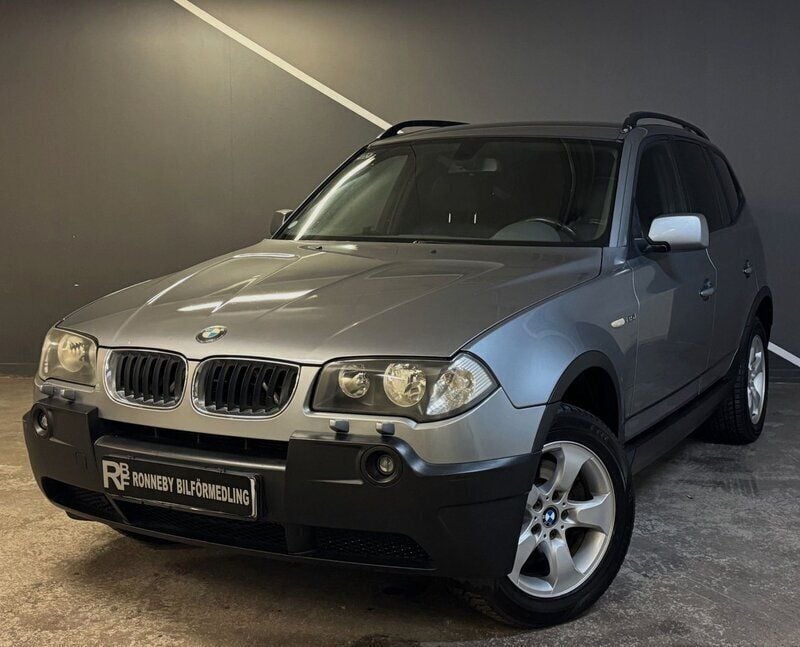 Ljusgrå Begagnad 2004 BMW X3 SUV | 49 900 kr (Marknadspris) - Bild 1/4