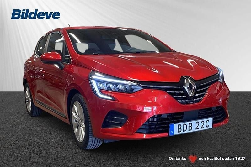 Röd Begagnad 2021 Renault Clio V Intens Halvkombi | 149 900 kr (Marknadspris) - Bild 1/4
