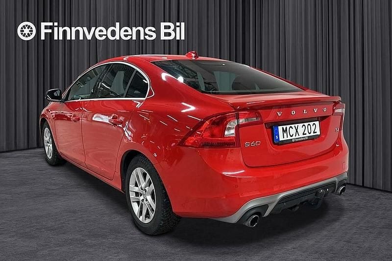 Begagnad Volvo S60 R-Design 192 HK (141 kW) 2015 Röd Sedan