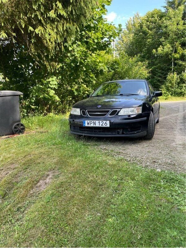 Svart Begagnad 2005 Saab 9-3 Linear Sedan | 15 000 kr (Bra pris) - Bild 1/2