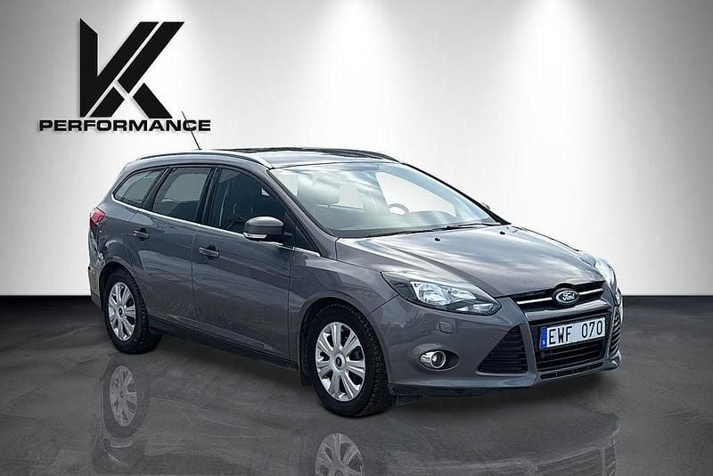 Begagnad Ford Focus Titanium 95 HK (69 kW) 2012 Brun Kombi