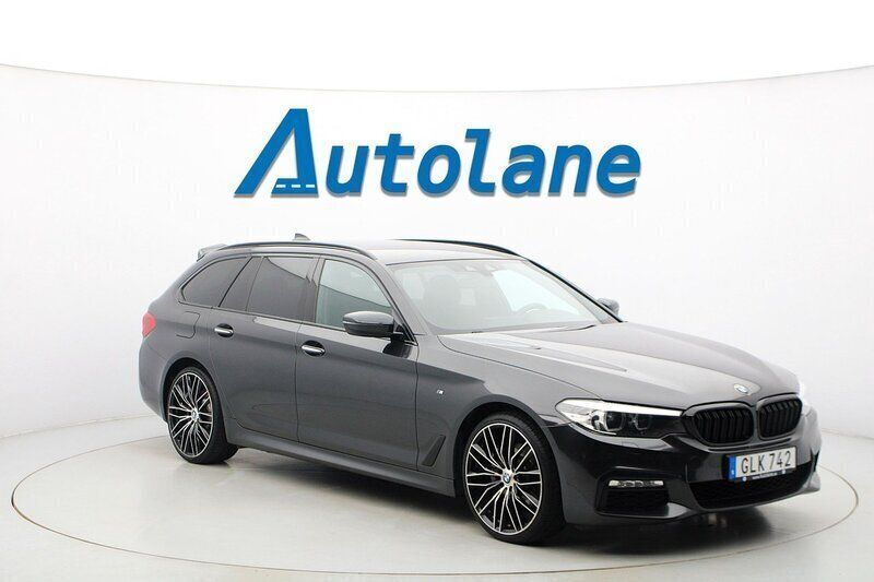 Grå Begagnad 2017 BMW 520 M Sport Kombi | 259 900 kr (Dyr) - Bild 1/3