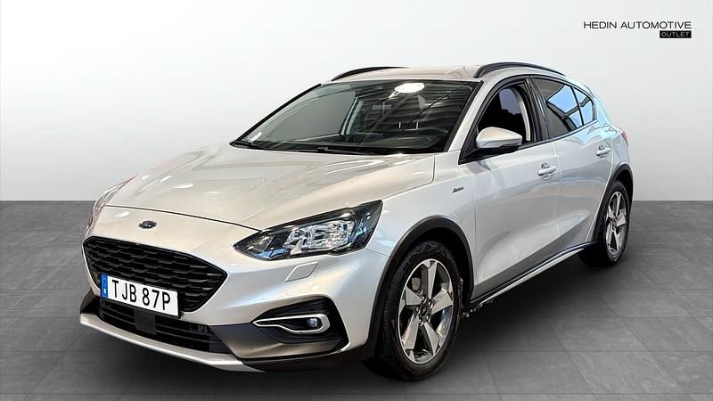 Silver Begagnad 2021 Ford Focus Active Halvkombi | 172 900 kr (Marknadspris) - Bild 1/4