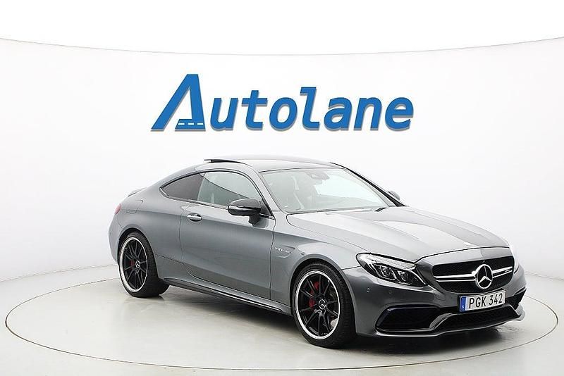 Grå Begagnad 2017 Mercedes C63S AMG AMG Sportkupé | 629 900 kr (Marknadspris) - Bild 1/3