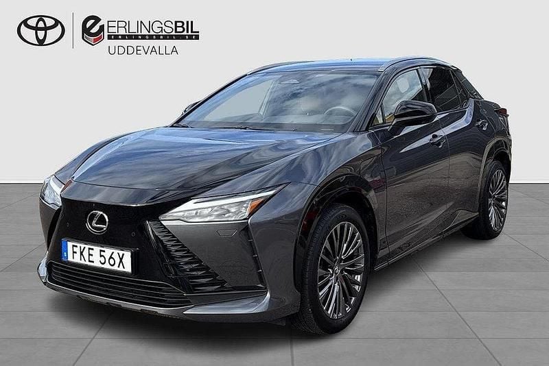 Grå Begagnad 2023 Lexus RZ 450e Executive Line SUV | 449 900 kr - Bild 1/4