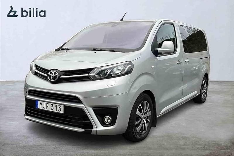 Silver Begagnad 2016 Toyota Proace Verso Kombi | 209 900 kr (Marknadspris) - Bild 1/1