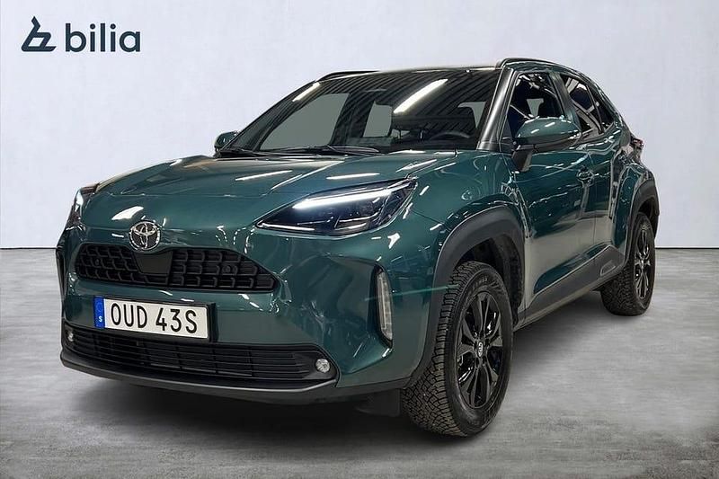 Grön Begagnad 2024 Toyota Yaris Cross Active SUV | 329 900 kr (Marknadspris) - Bild 1/3